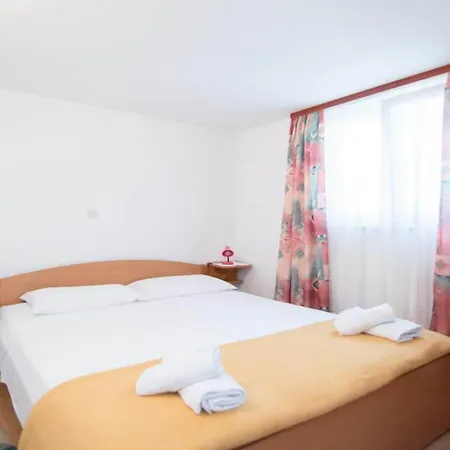 Ana & Bogdan - Two Bedroom With Terrace A4 St
