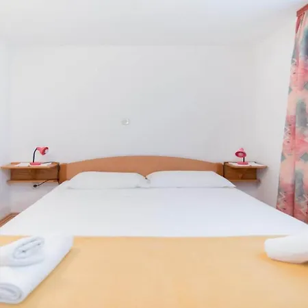 Ana & Bogdan - Two Bedroom With Terrace A4 St *